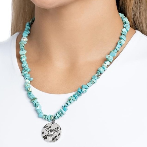 Turquoise Longhorn Necklace - Picture 2 of 2